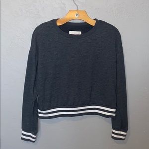 gray cropped crew neck